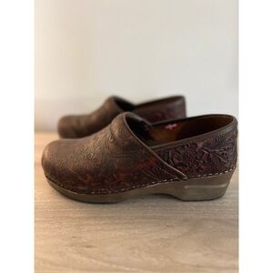 Sanita Embossed Clogs